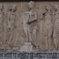 Bas-reliefs du lycée Léonie de Waha